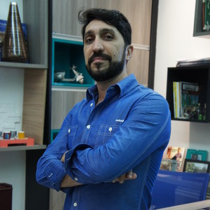 Max Leonard - Professor de arquitetura - 