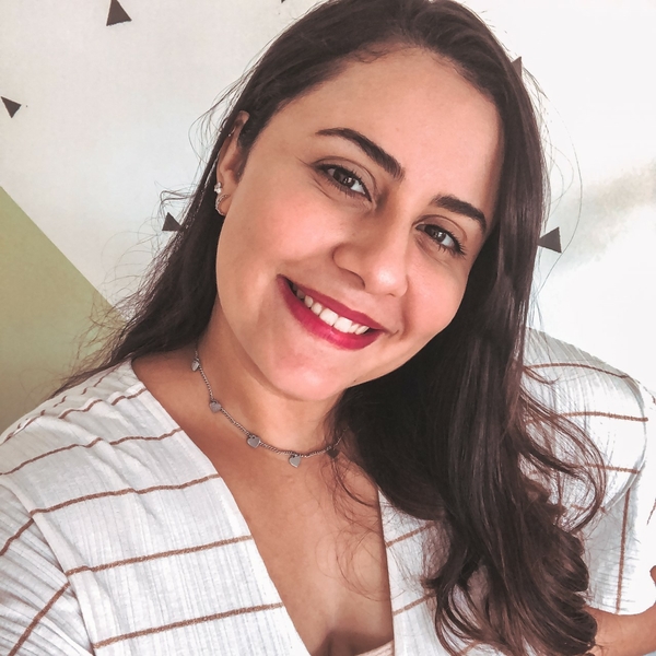 Gabriela - Prof de auxílio nos trabalhos de casa - 