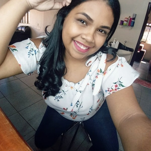 Emelly Caroline - Prof de estética - Centro