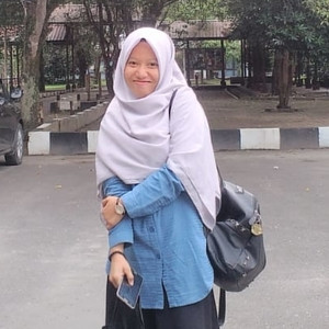 Tri - Guru bahasa inggris - Kecamatan Medan Baru