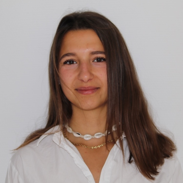 Alena - Prof d'allemand - Noisy-sur-École