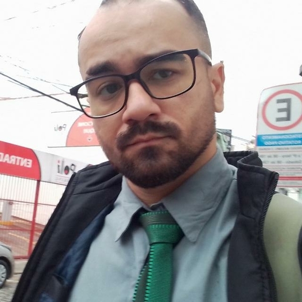 Júnior - Prof de inglês - Centro