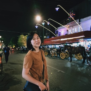 Novi - Guru matematika - Yogyakarta