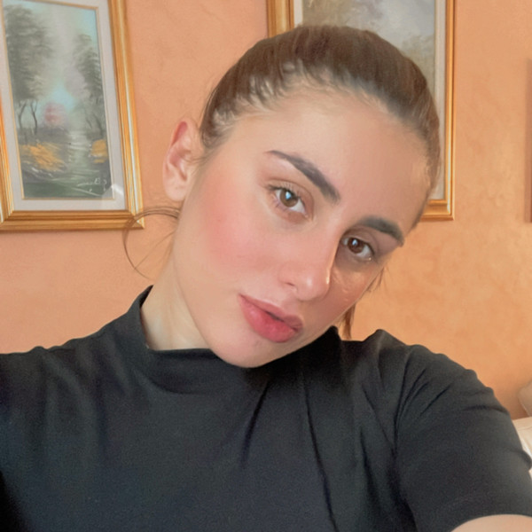 Giulia - Insegnante di ripetizioni - Gerenzago