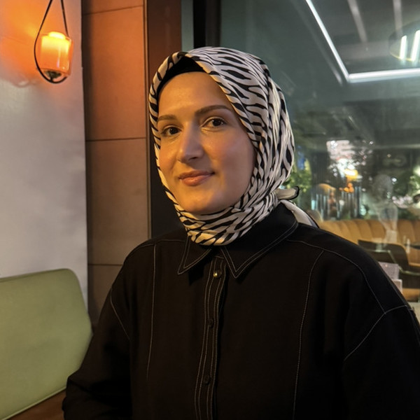 Hatice - Arapça öğretmeni - İstanbul