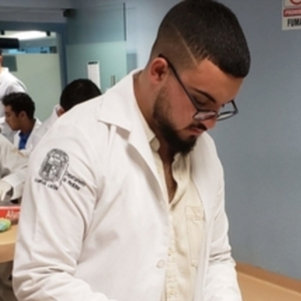 Marco Antonio - Profe de biología - Morelia
