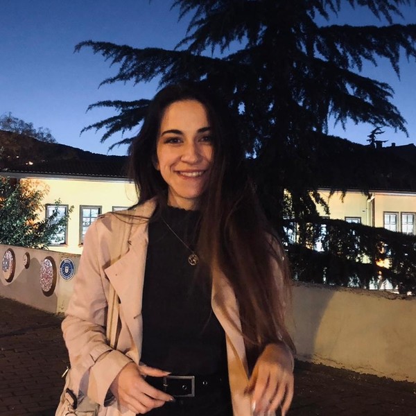 Melike - İngilizce öğretmeni - 