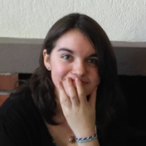 Manon - Prof d'initiation informatique - Démouville