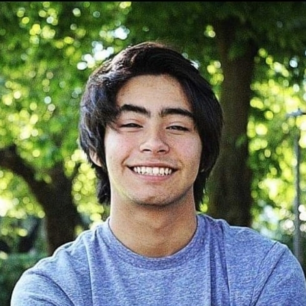 Diego - prof de Videojuegos - Santiago