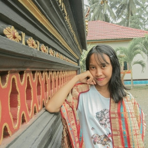 Nadia - Guru bahasa inggris - 