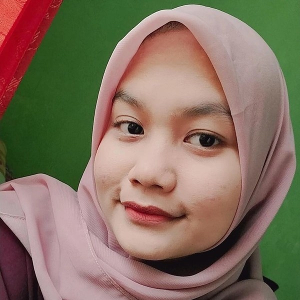 Tri Endri - Guru bahasa mandarin - 