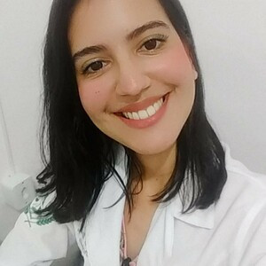 Larissa - Prof de ciências da nutrição - 