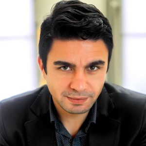 Halil - Yüzme öğretmeni - İstanbul