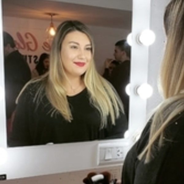 Nidia - profesor de cosmetología - Puerto Madryn
