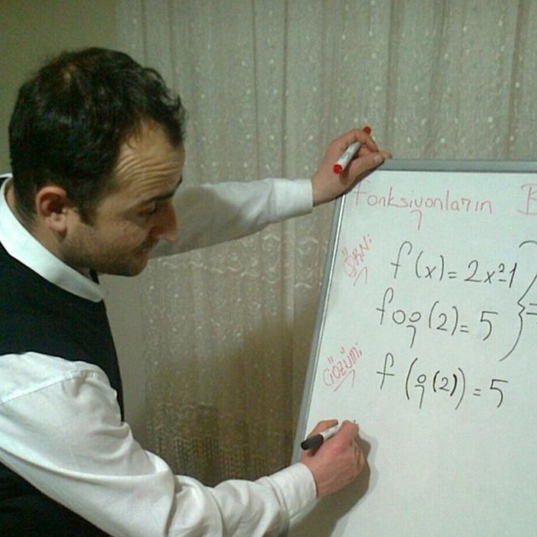 Mustafa - Matematik öğretmeni - 