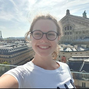 Justine - Prof de néerlandais - Florenville