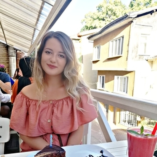 Rabia Özlem - Türk dili ve edebiyatı öğretmeni - Ağaköy köyü
