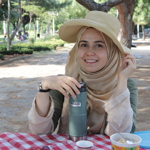 Beyza - Sosyal bilgiler öğretmeni - İstanbul