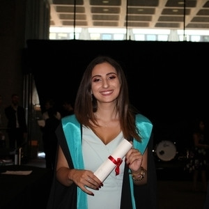 Meriem - Make-up tutor - London