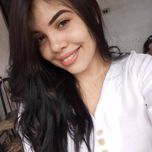 Camila - Prof de odontologia - 