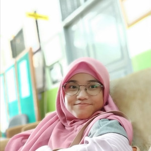 Erika - Guru ekonomi - Kecamatan Cilandak
