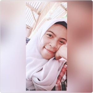 Lia - Guru fisika - Tidore