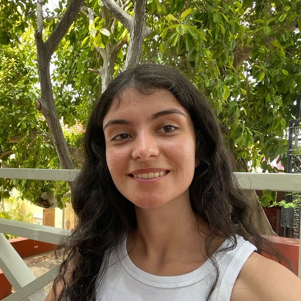 Thaís - Prof de matemática - Itapetininga