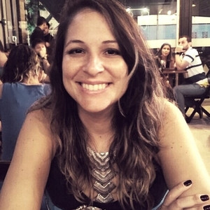 Thais - Professor de biologia - Vitória