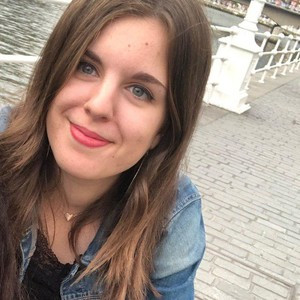 Paula - prof de Español y Literatura - Madrid