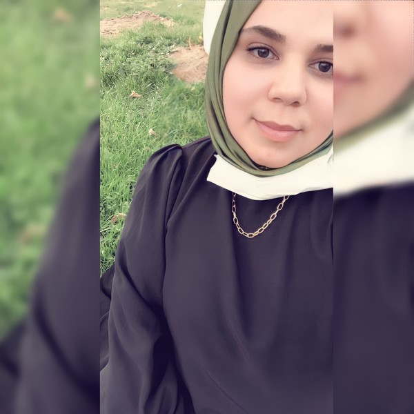 Zeynep - İngilizce öğretmeni - 