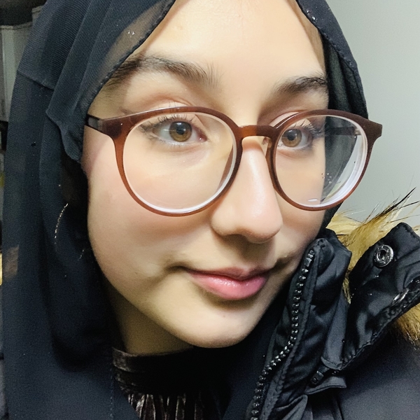Mina - Maths tutor - Dartford