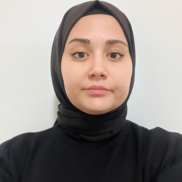 Beyza - Tarih öğretmeni - 