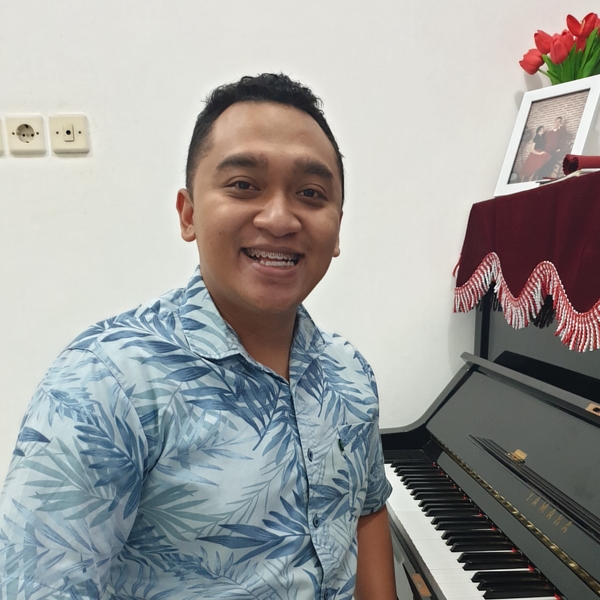 Ezra - Prof piano - Kecamatan Babakan Madang