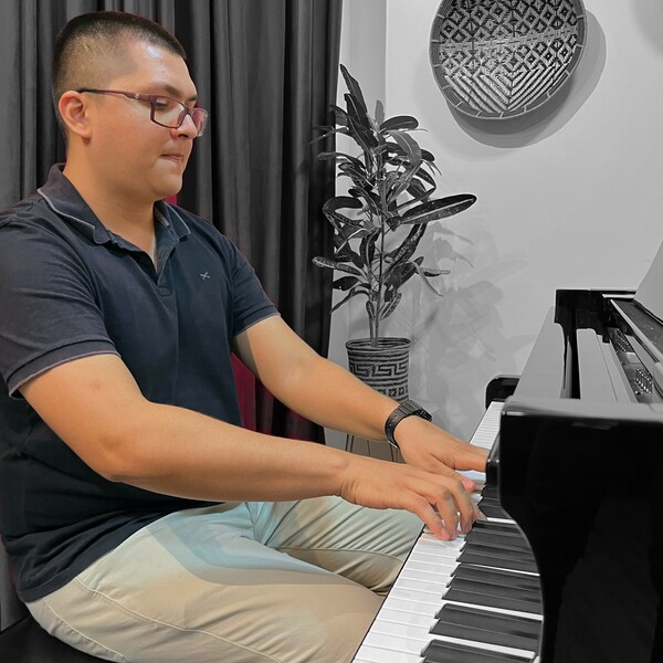 Rodrigo - Professor de piano - 