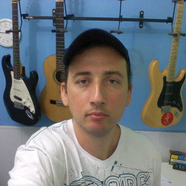 Felipe - Professor de viola - Rio de Janeiro