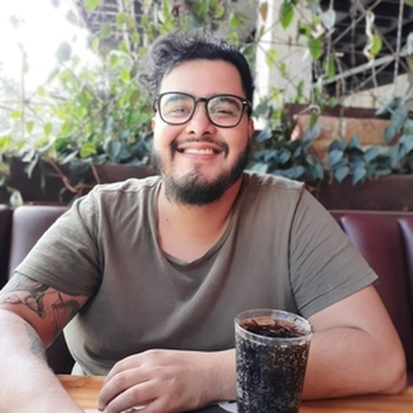 Juan Pablo - Profesor de filosofía - Medellín