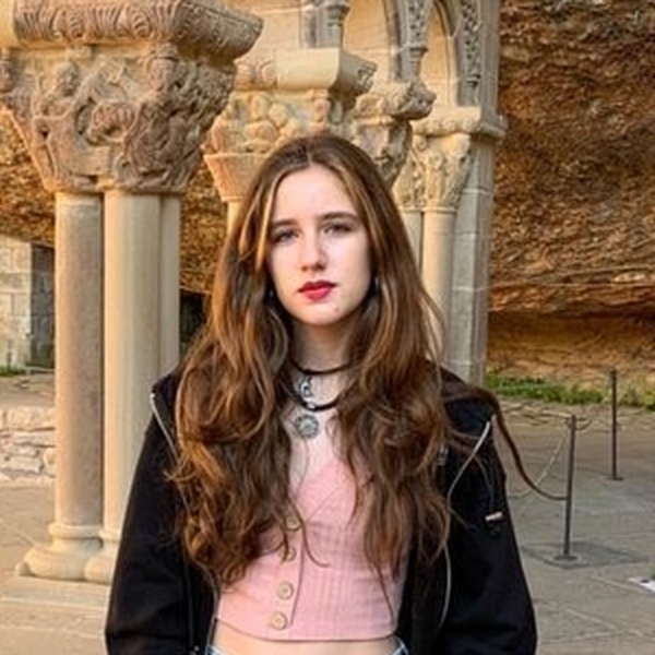 Sara - profesor de historia - Valencia