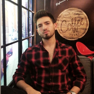 Mustafa - Dilbilgisi öğretmeni - İstanbul