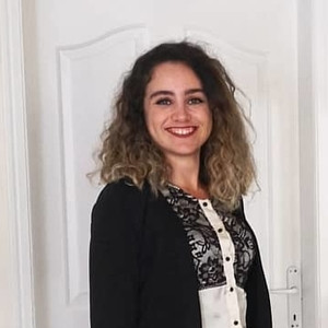 Esra - Dilbilgisi öğretmeni - Eskişehir