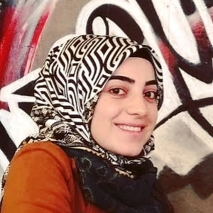 Zeynep - Tarih öğretmeni - 