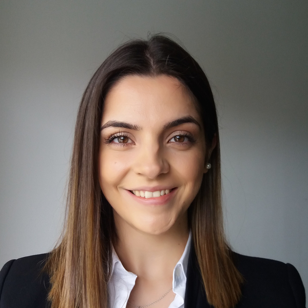 Regina Sofia - Professor de explicações - Braga
