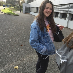 Lou - Prof de soutien scolaire - Villieu-Loyes-Mollon