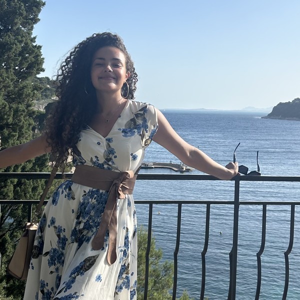 Zineb - Prof de maths - Nice