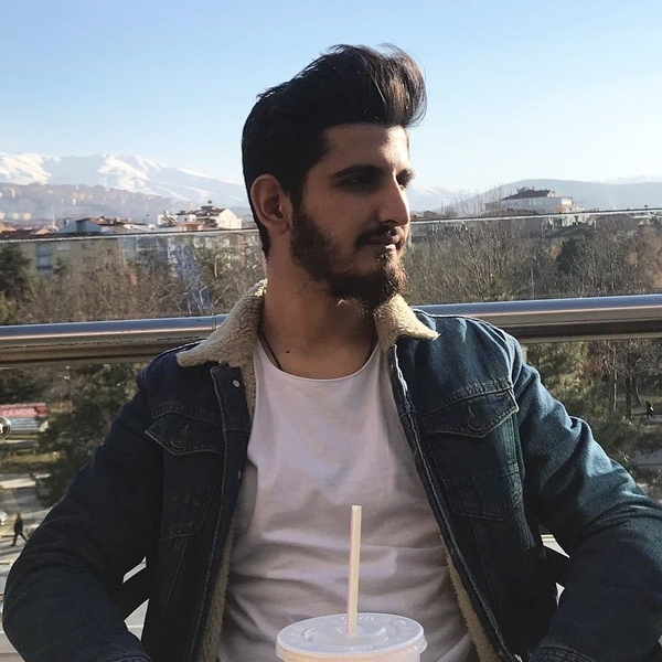 Emre - Türk dili ve edebiyatı öğretmeni - 