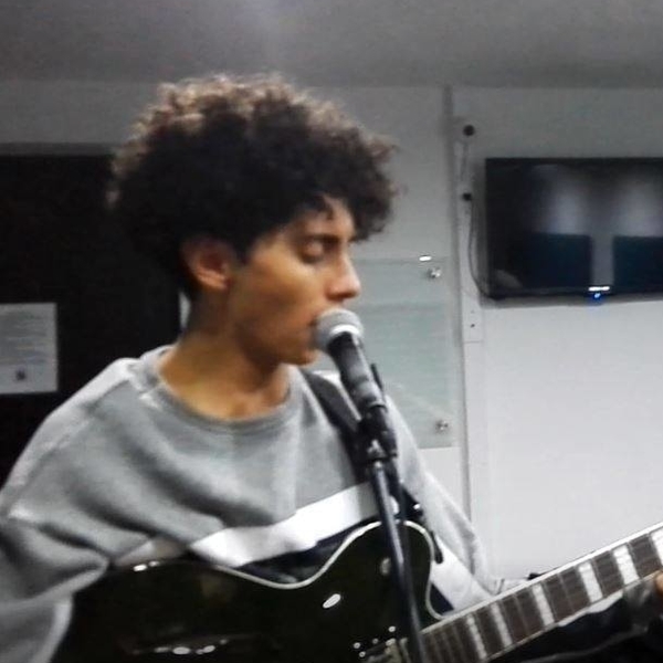 Esteban - Profe de guitarra criolla - Bogotá
