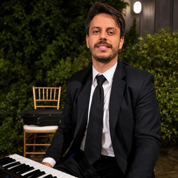 Thiago - Professor de Piano - Santa Efigênia