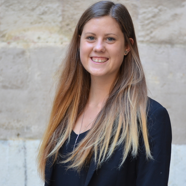 Laura - Englischlehrerin - Hamburg