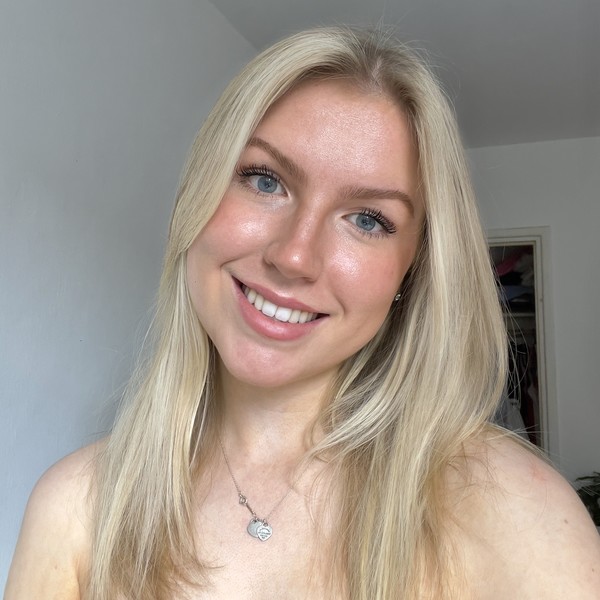 Ffion - Welsh tutor - Clydach