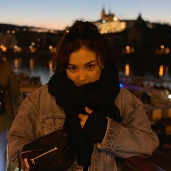 Muna - German teacher - Leeds