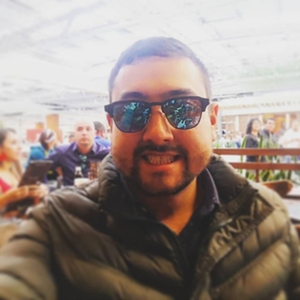 Carlos - Profe de derecho laboral - Bogotá